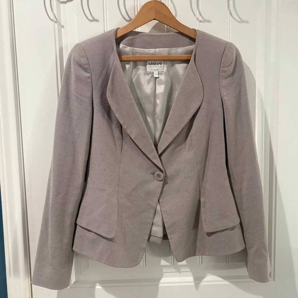 Giorgio Armani Women's Elegant Gray Blazer